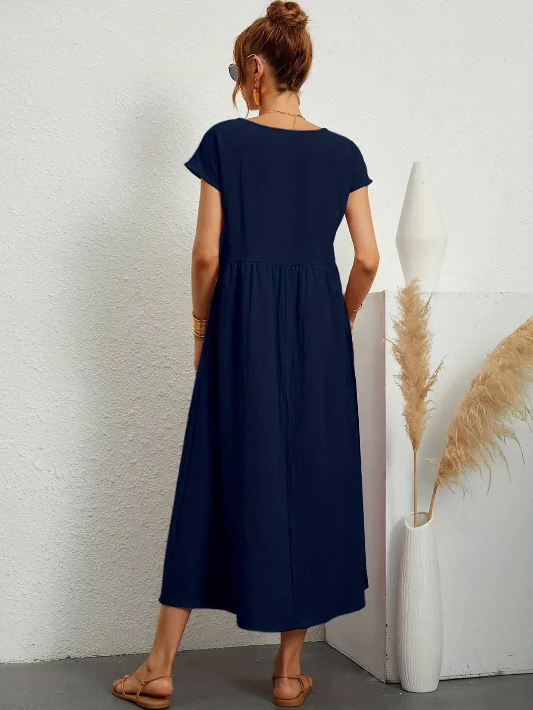 Ilse | Midi jurk in tijdloze vloeibare elegantie